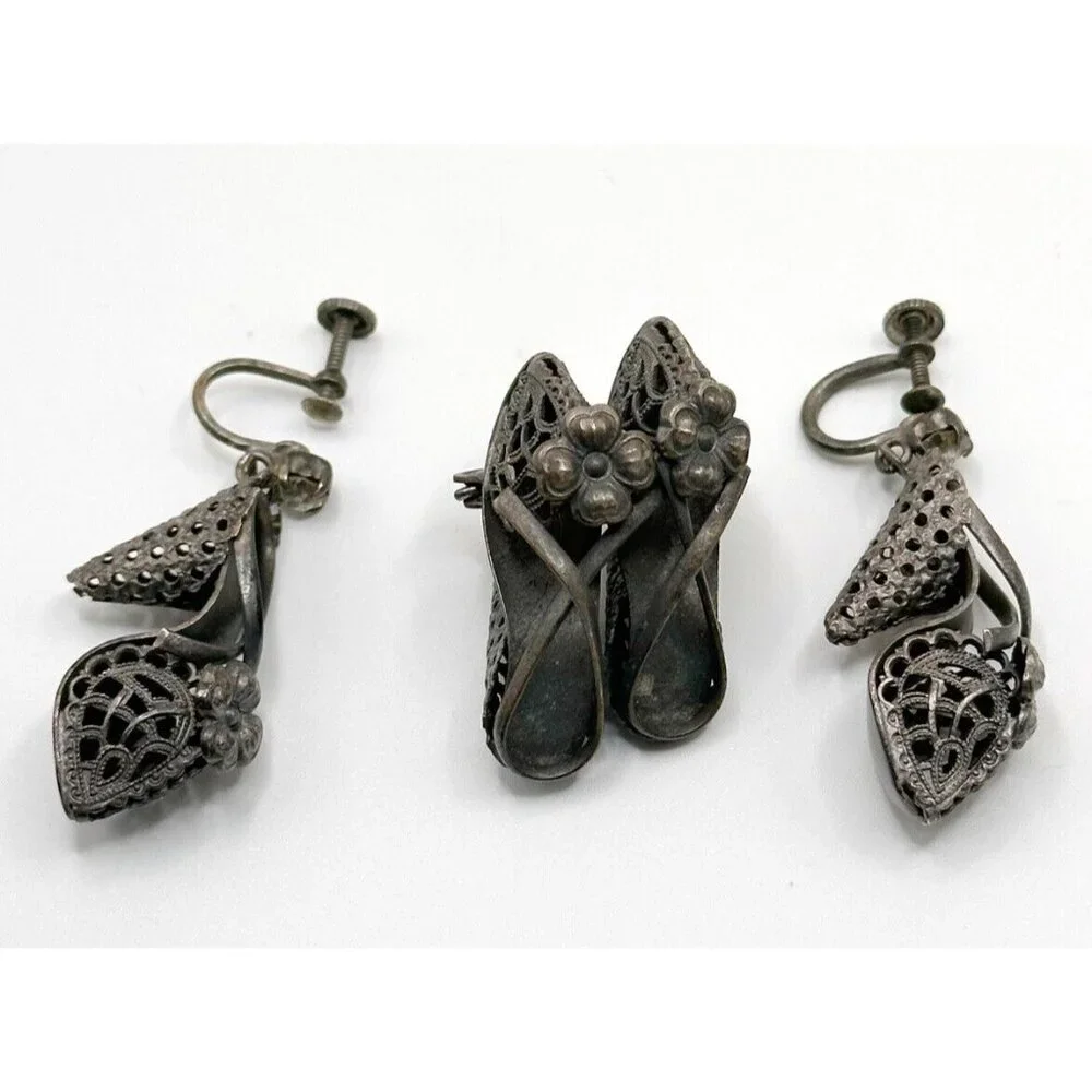 Unusual Filigree Floral Shoe Pin Brooch & Screw‎ Back Earrings